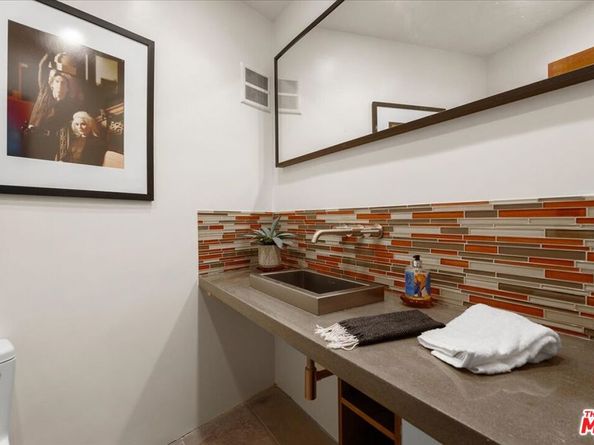 3234 Hillock Drive, Los Angeles CA 90068