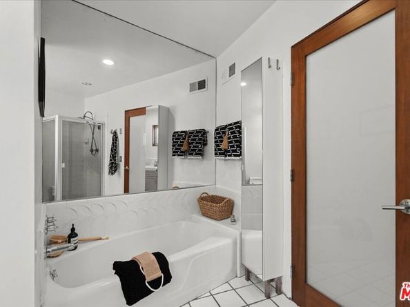 3234 Hillock Drive, Los Angeles CA 90068