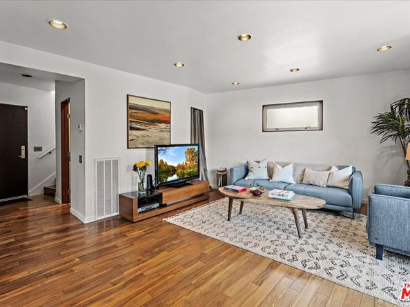 3234 Hillock Drive, Los Angeles CA 90068