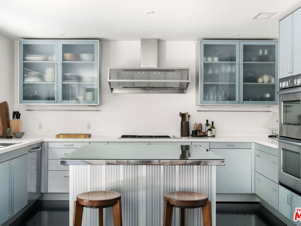 9648 Yoakum Drive, Beverly Hills CA 90210