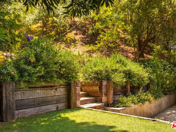 9648 Yoakum Drive, Beverly Hills CA 90210