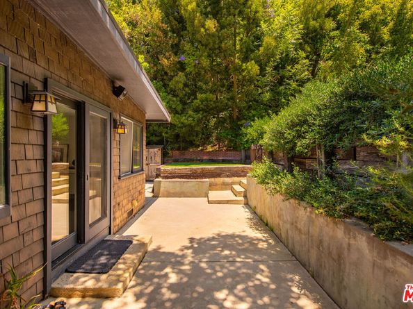 9648 Yoakum Drive, Beverly Hills CA 90210