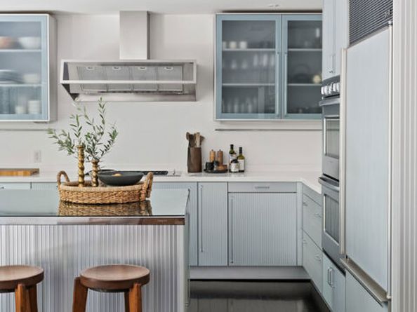 9648 Yoakum Drive, Beverly Hills CA 90210