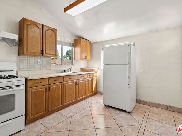 1466 N Rose Street, Burbank CA 91505