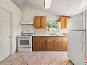 1466 N Rose Street, Burbank CA 91505