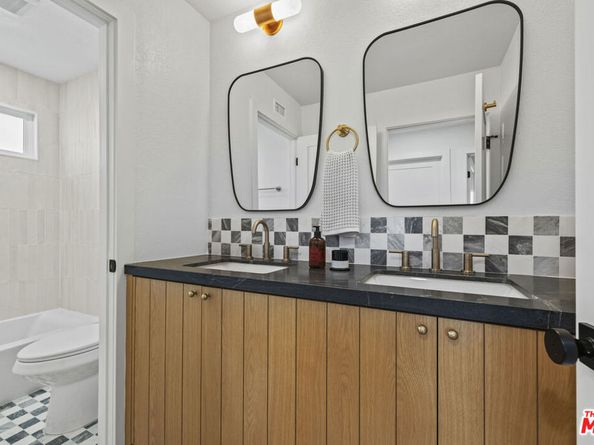 7538 W 82nd Street, Playa Del Rey CA 90293