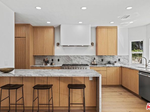 7538 W 82nd Street, Playa Del Rey CA 90293