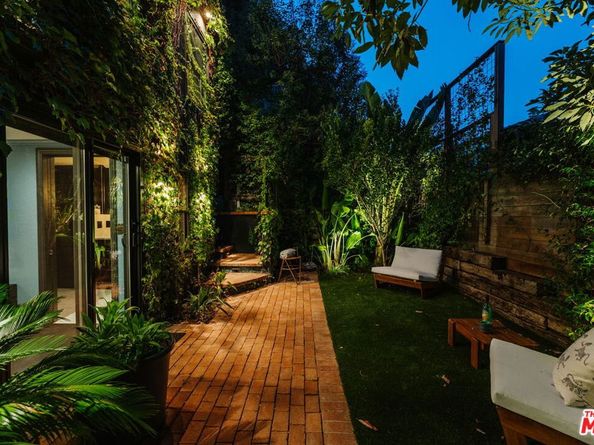 854 Kodak Drive, Los Angeles CA 90026
