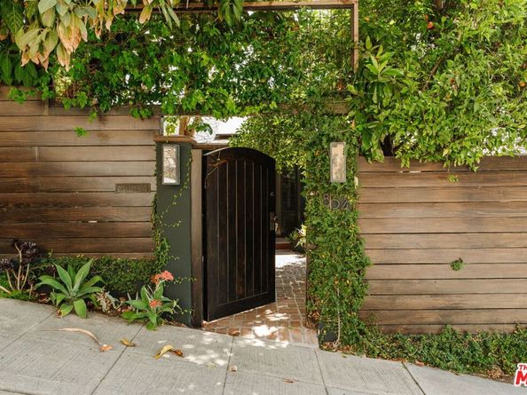 854 Kodak Drive, Los Angeles CA 90026
