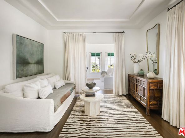2417 NOTTINGHAM Avenue, Los Angeles CA 90027
