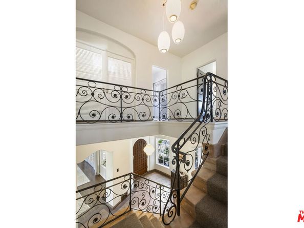 2417 NOTTINGHAM Avenue, Los Angeles CA 90027