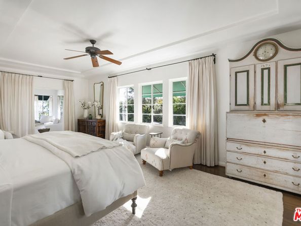 2417 NOTTINGHAM Avenue, Los Angeles CA 90027