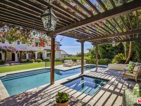 2417 NOTTINGHAM Avenue, Los Angeles CA 90027
