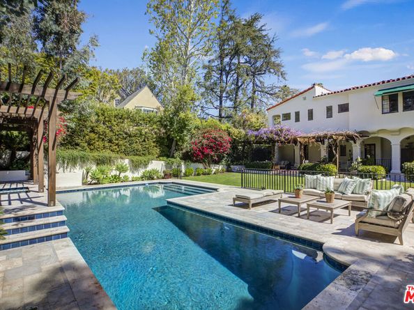 2417 NOTTINGHAM Avenue, Los Angeles CA 90027