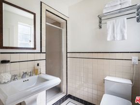 2417 NOTTINGHAM Avenue, Los Angeles CA 90027