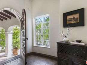 2417 NOTTINGHAM Avenue, Los Angeles CA 90027