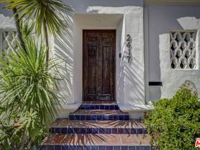 2417 NOTTINGHAM Avenue, Los Angeles CA 90027