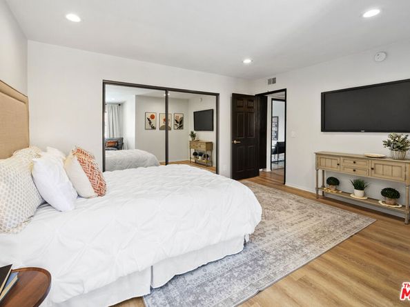 11127 La Maida Street 9, North Hollywood CA 91601