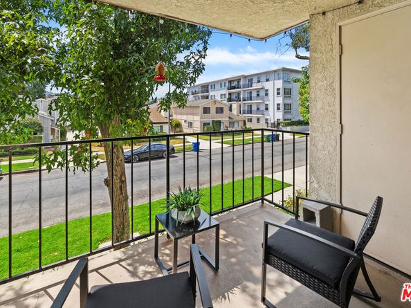 11127 La Maida Street 9, North Hollywood CA 91601