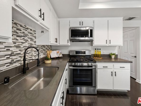 11127 La Maida Street 9, North Hollywood CA 91601