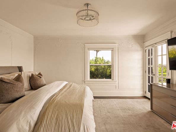 564 N Normandie Avenue, Los Angeles CA 90004