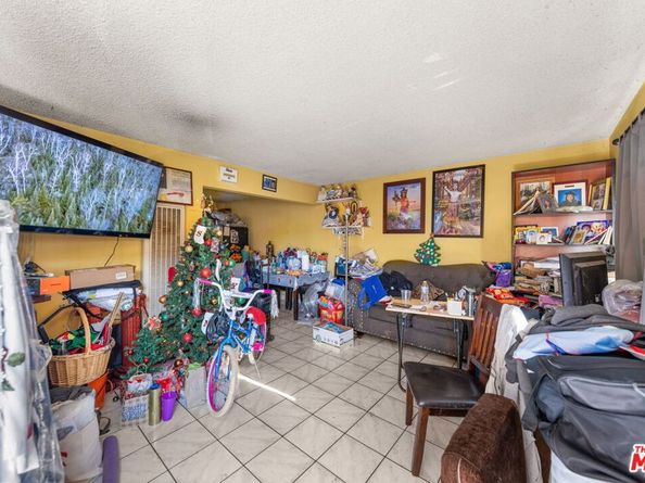 1114 S Kern Avenue, Los Angeles CA 90022