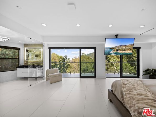 7141 Woodrow Wilson Drive, Los Angeles CA 90068