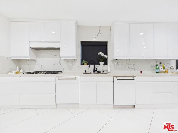 7141 Woodrow Wilson Drive, Los Angeles CA 90068