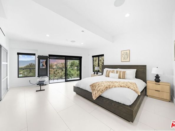 7141 Woodrow Wilson Drive, Los Angeles CA 90068