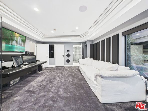 7141 Woodrow Wilson Drive, Los Angeles CA 90068