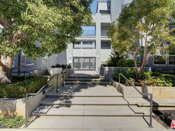 7100 Playa Vista Drive 402, Playa Vista CA 90094
