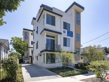 1208 W 25th Street