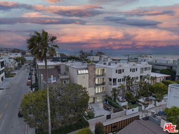 24 Voyage Street