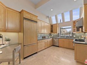 24 Voyage Street 2, Marina Del Rey CA 90292