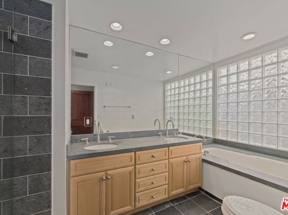 24 Voyage Street 2, Marina Del Rey CA 90292