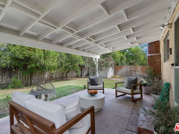 19427 Lemay Street, Reseda CA 91335