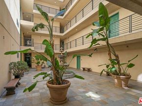 3061 W 12th Place 203, Los Angeles CA 90006