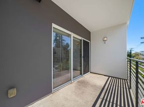 3061 W 12th Place 203, Los Angeles CA 90006