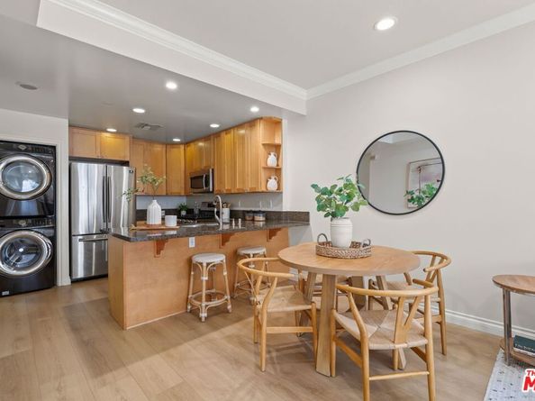 3061 W 12th Place 203, Los Angeles CA 90006