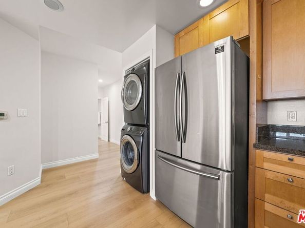 3061 W 12th Place 203, Los Angeles CA 90006