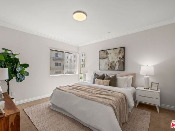 3061 W 12th Place 203, Los Angeles CA 90006