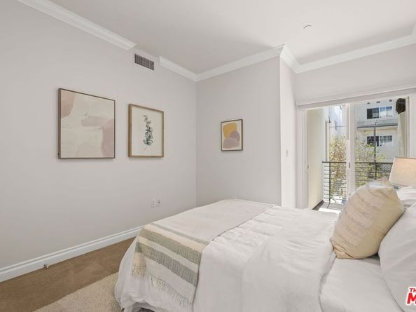 3061 W 12th Place 203, Los Angeles CA 90006