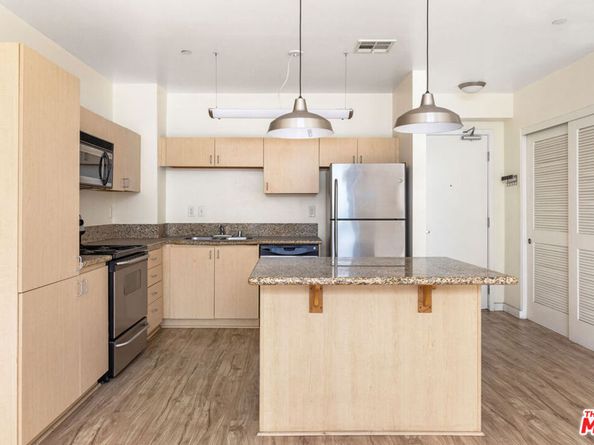 630 W 6th Street 303, Los Angeles CA 90017