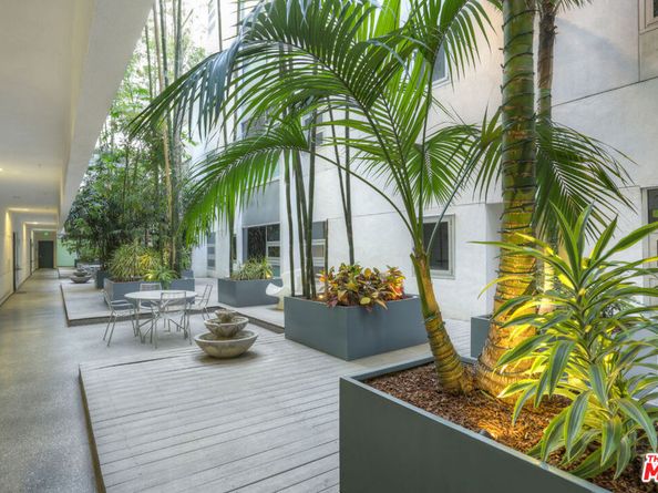 630 W 6th Street 303, Los Angeles CA 90017