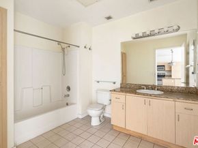 630 W 6th Street 303, Los Angeles CA 90017