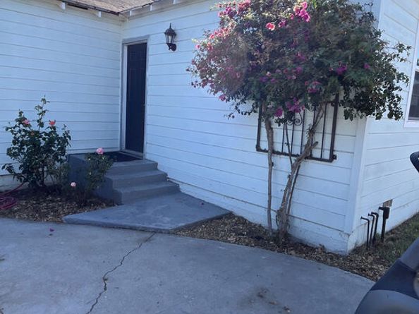 727 W 117th Street, Los Angeles CA 90044