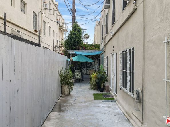 614 Hauser Boulevard, Los Angeles CA 90036