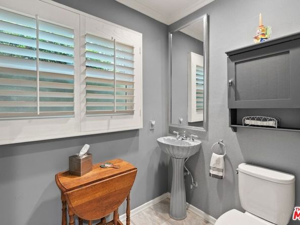 11051 Strathmore Drive 1, Los Angeles CA 90024