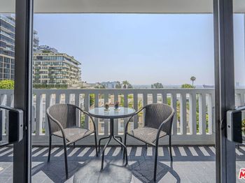 999 N Doheny Drive