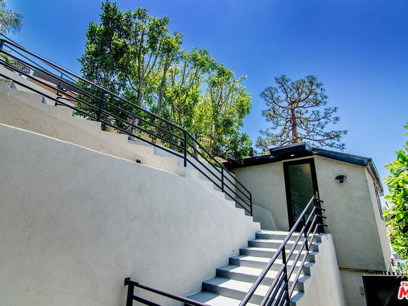 3838 Buena Park Drive, Studio City CA 91604